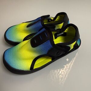 Clarks Kids Water Shoes / Beach Shoes – Size US 12 – New